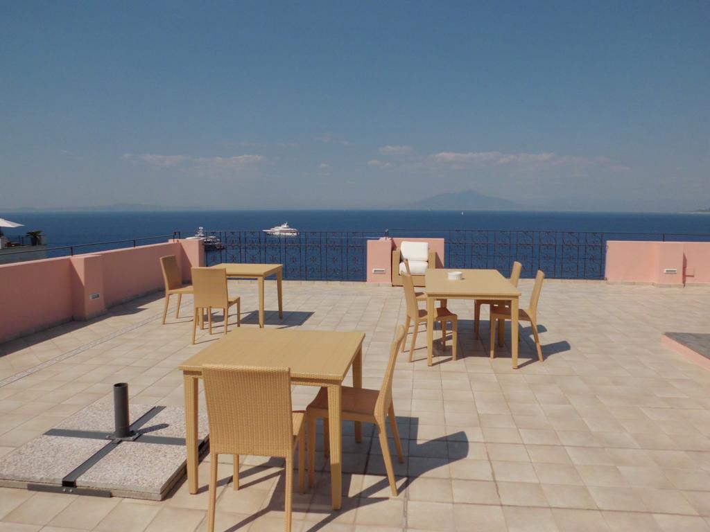 Capri Inn Bagian luar foto