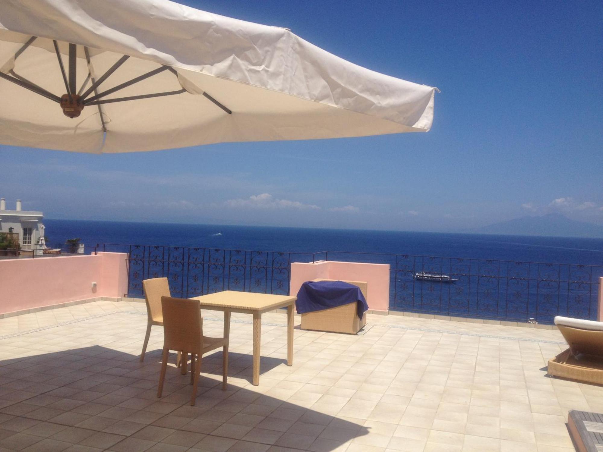 Capri Inn Bagian luar foto