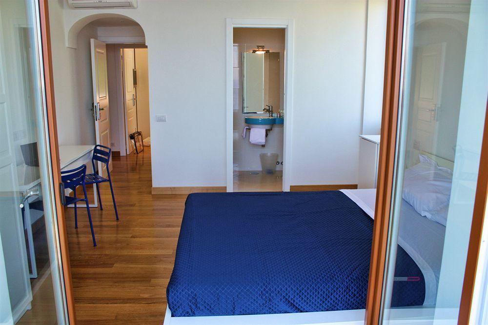 Capri Inn Bagian luar foto