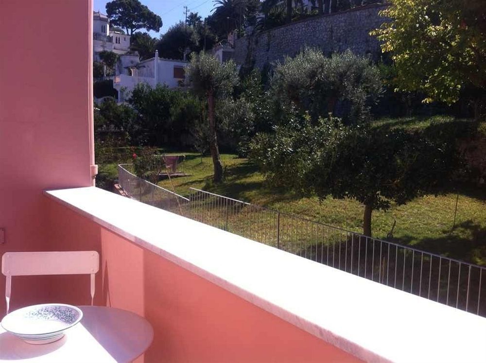 Capri Inn Bagian luar foto