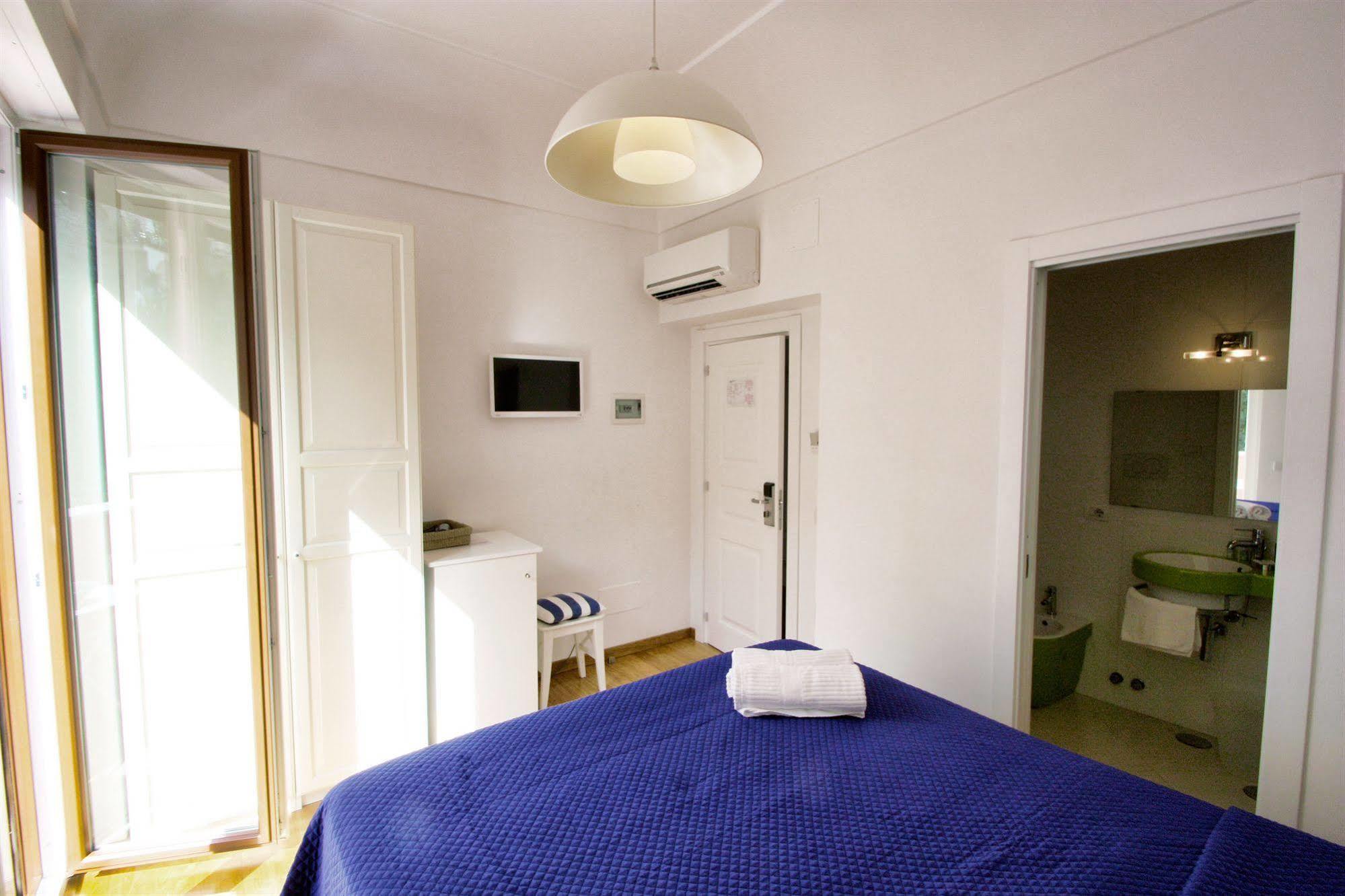 Capri Inn Bagian luar foto