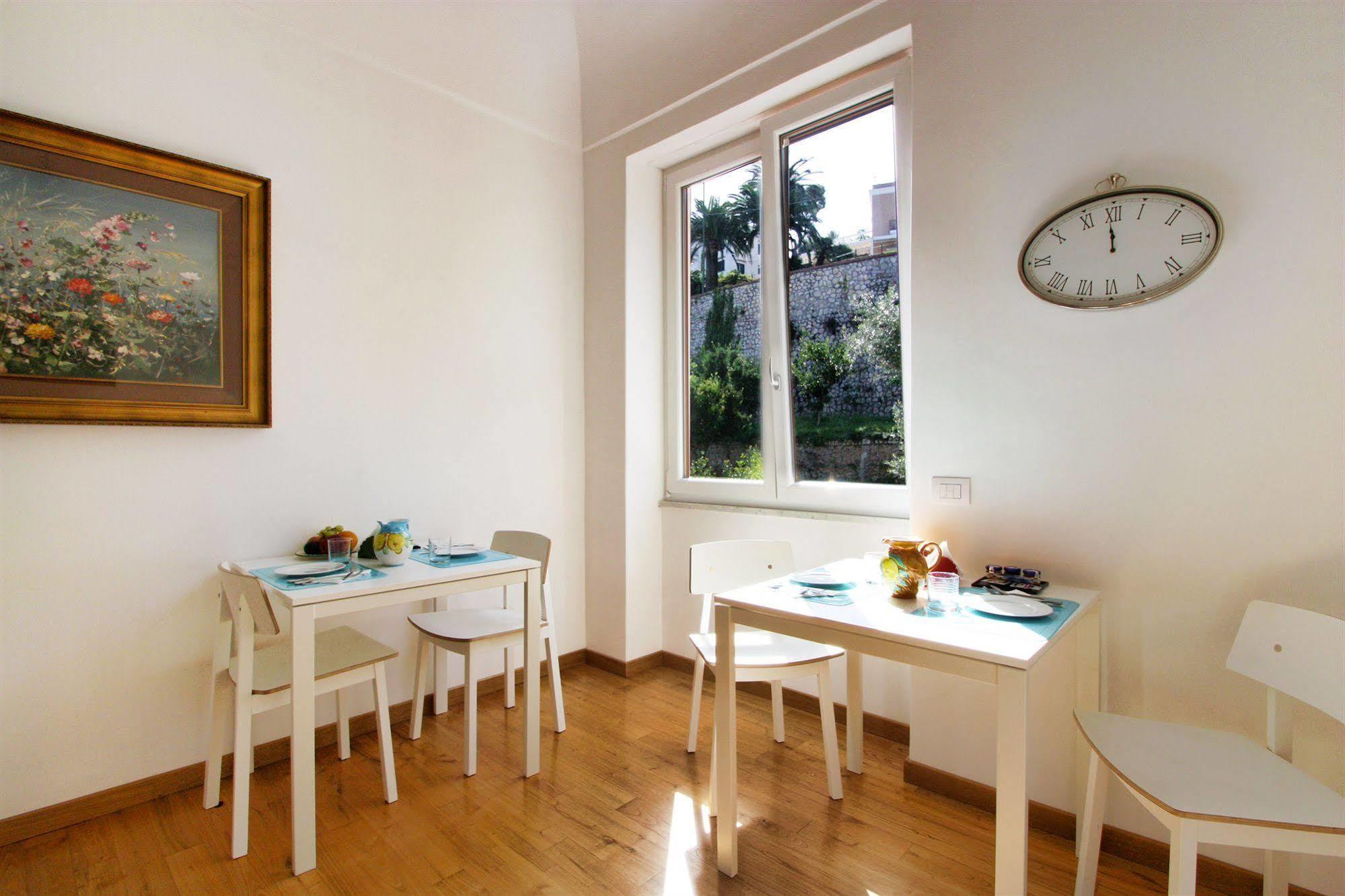 Capri Inn Bagian luar foto
